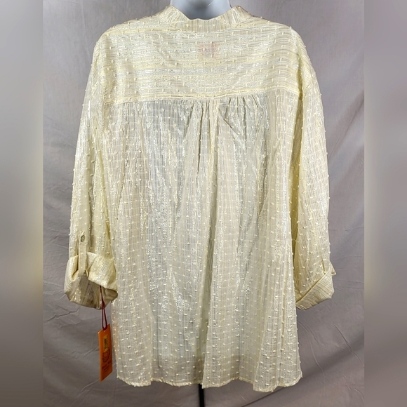 RUBY RD Textured Cream Button Up Blouse - Size 1X or Size 16W    (NWT) - Picture 2 of 5